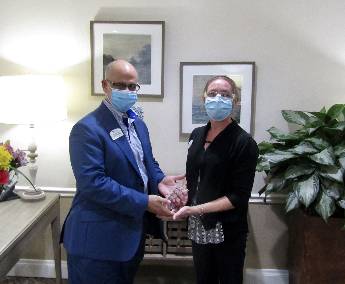 Gulf Coast Village’s Jennifer Cason earns Healthcare Hero Award from Volunteers of America